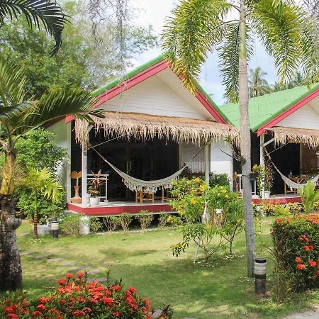Tropicoco Beach Resort Koh Phangan Haad Yao Exterior photo
